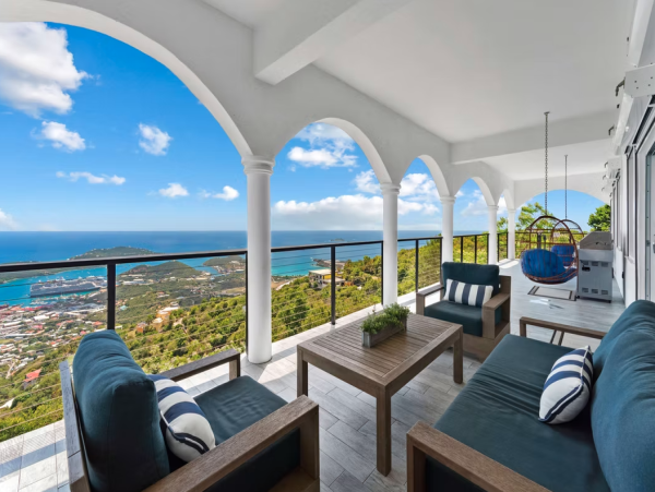 Luxurious Villa With Spectacular Views in St. Thomas